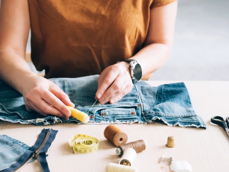 A Comprehensive Guide to Garment Repair: Extending the Life of Your Clothes